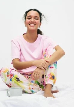 Next Petite Set - Pyjama - Pink Floral Watercolour -Next 0e9b8f42dba74fe6a1b14bad06036489