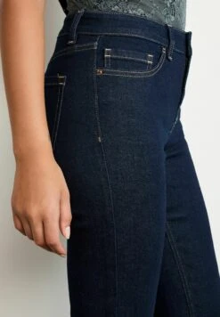 Next Petite - Straight Leg Jeans - Rinse Blue