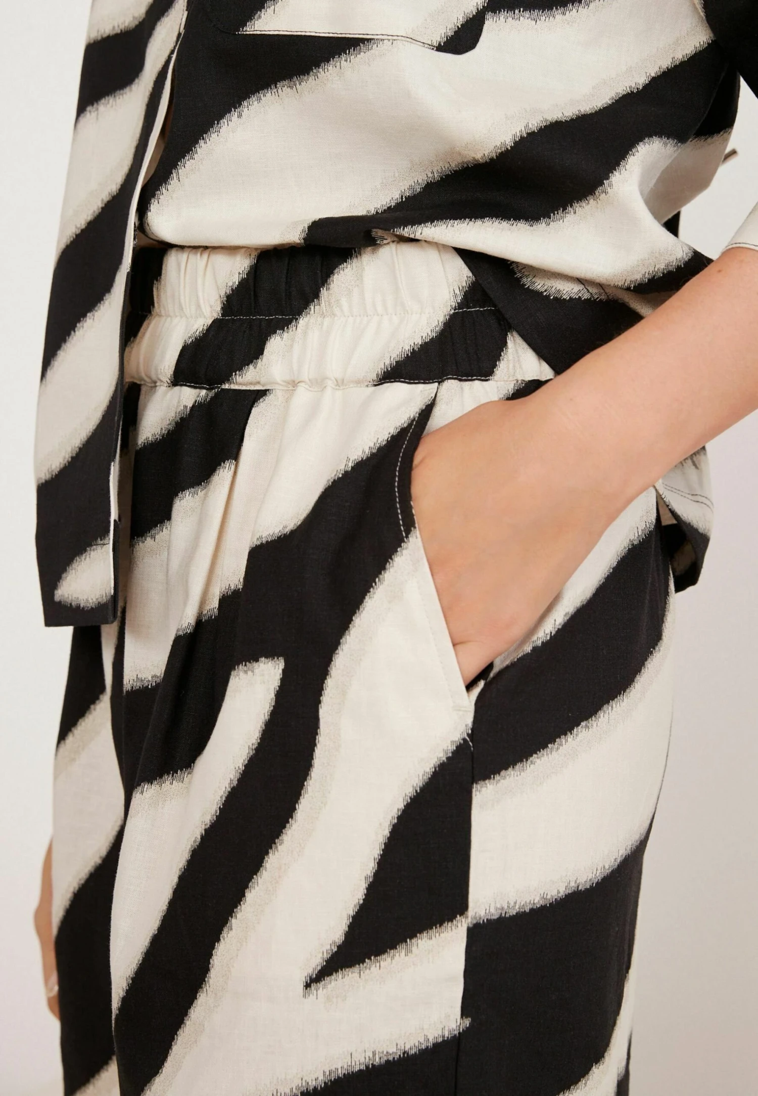 Next Standard - Shorts - Zebra 4 Next Standard - Shorts - Zebra - Afbeelding 2