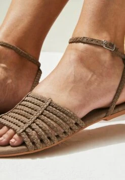 Next Forever Comfort Plait Standard - Sandalen - Taupe/Brown -Next 27f2b9039e3d450684fb1bf4afc97d9c