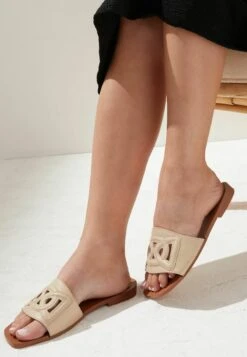 Next Cut Out Detail Standard - Muiltjes - Cream