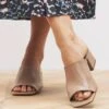 Next Forever Comfort Block Heel Standard - Muiltjes Met Hak - Taupe Brown -Next 347466c408724a03a249008d8031f690