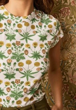 Next Short Sleeve Curved Neck- T-Shirt Print - Morris Co Daisy Ecru Cream -Next 3a4a991285c147739b119b00f950e007