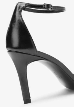 Next Forever Comfort® Skinny Heel Closed Back Standard - Sandalen - Black 10 Next Forever Comfort® Skinny Heel Closed Back Standard - Sandalen - Black -Next 3cbc739fff084cc1a26f7057698731f1