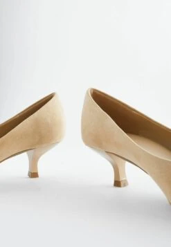 Next Forever Comfort Kitten Heel CourtRegular Wide Fit - Klassieke Pumps - Camel Natural -Next 44b341bb8e3e4174ba82001f52e9c345