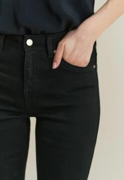 Next Super Soft Petite Petite - Slim Fit Jeans - Black 10 Next Super Soft Petite Petite - Slim Fit Jeans - Black -Next 488ebd40594642a3b6800b4c85bfafd1
