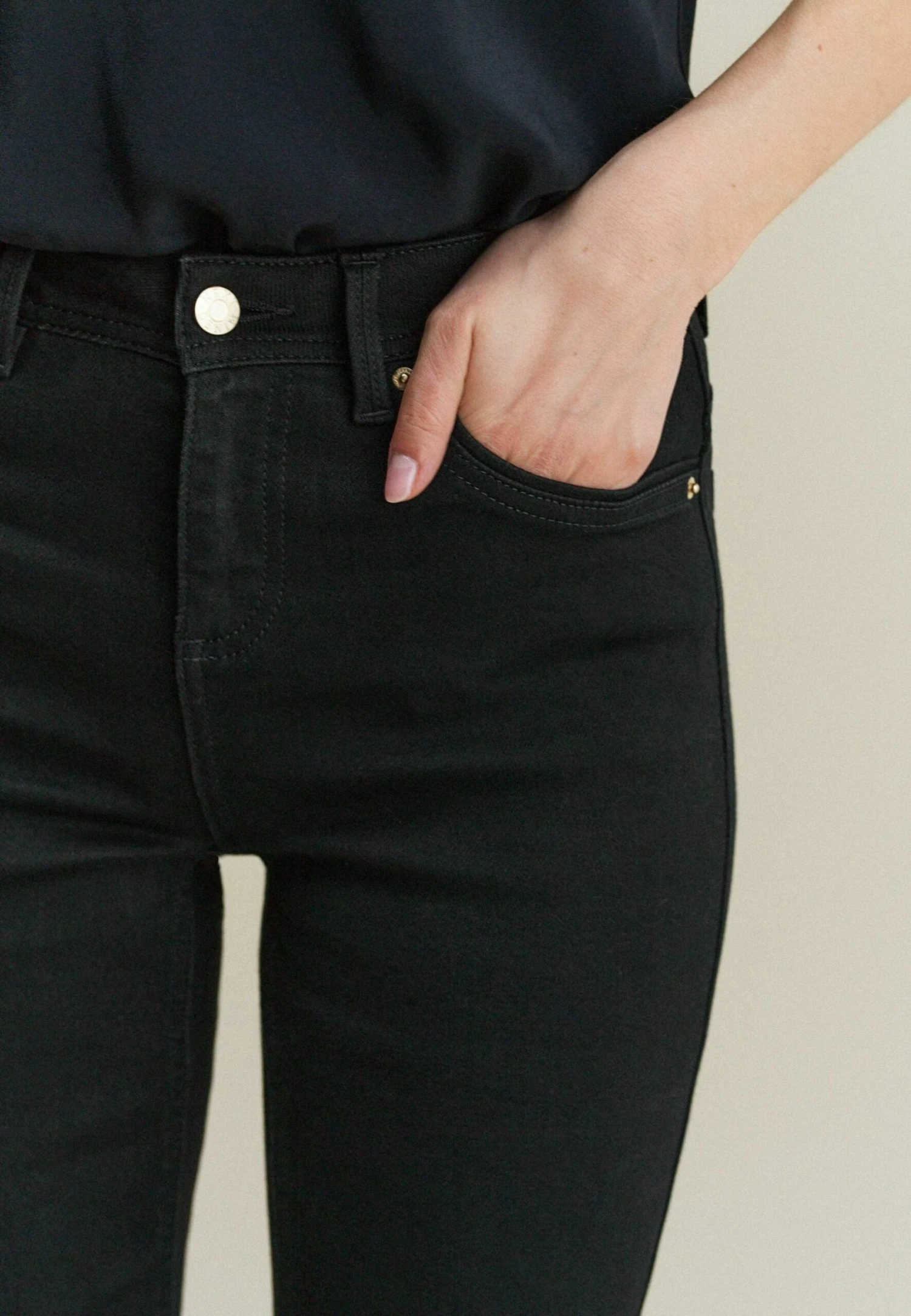 Next Super Soft Petite Petite - Slim Fit Jeans - Black 6 Next Super Soft Petite Petite - Slim Fit Jeans - Black - Afbeelding 4