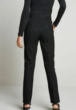 Next Standard - Chino - Black