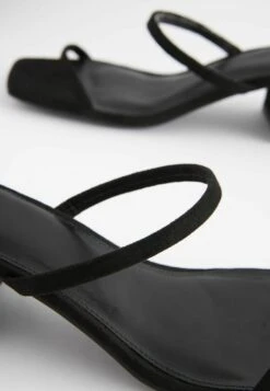 Next Forever Comfort Two Band Block Heel Regular Wide Fit - Muiltjes Met Hak - Black -Next 5c54acfb566e4b73acc577166f22fe24