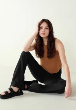 Next Standard - Flared Jeans - Black -Next 5eb3571435bf435fa5cb6295466311fe