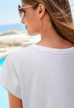 Next V-Neck Bubble HemStandard - T-Shirt Print - White -Next 6118fab2764c4361aefff85ba84e5227