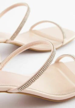 Next Forever Comfort Two Band Block Heel Regular Wide Fit - Muiltjes Met Hak - Nude Cream -Next 6536104e4e4b499b9a9379a184bd7186