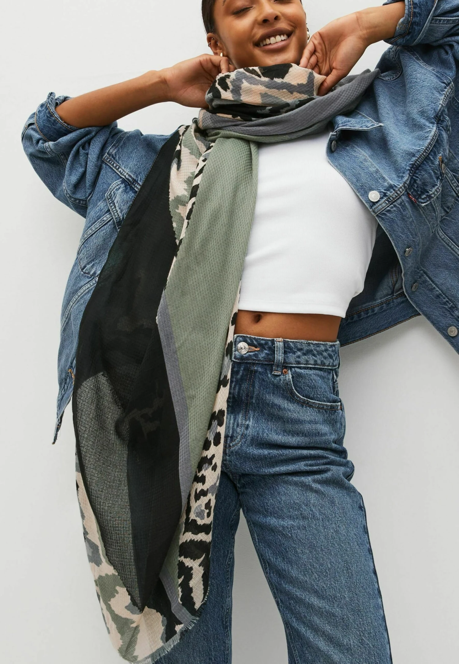 Next Spliced Lightweight Standard. - Sjaal - Animal 3 Next Spliced Lightweight Standard. - Sjaal - Animal