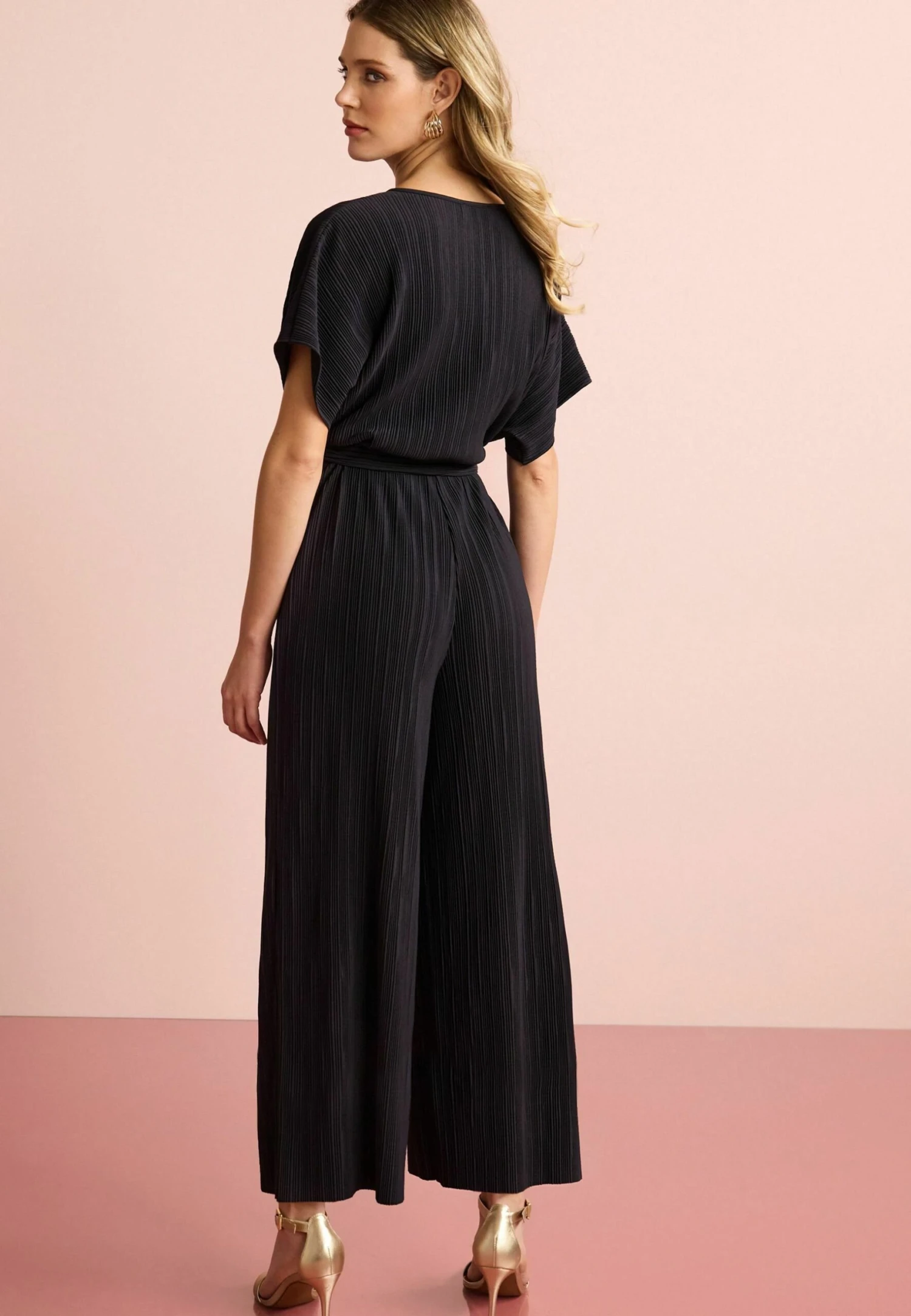 Next Short Sleeve PlisseStandard - Jumpsuit - Black 4 Next Short Sleeve PlisseStandard - Jumpsuit - Black - Afbeelding 2