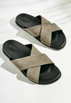 Next With Stud Detailing Standard - Muiltjes - Khaki Camo -Next 7bf79801f12c4b9986dea9e68d1534eb