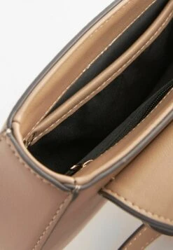 Next Saddle Standard - Schoudertas - Camel 10 Next Saddle Standard - Schoudertas - Camel -Next 81a2cbf56a1a4e2db709b42a58bcc902