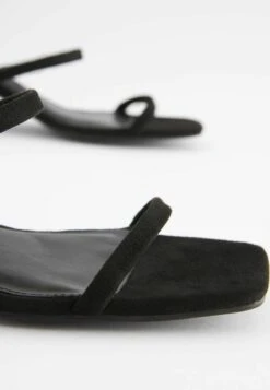 Next Forever Comfort Two Band Block Heel Regular Wide Fit - Muiltjes Met Hak - Black -Next 8cee47c7ae714706849a408a636ad099