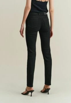 Next Super Soft Petite Petite - Slim Fit Jeans - Black 9 Next Super Soft Petite Petite - Slim Fit Jeans - Black -Next 9af4233a8a9649fd95df0dc5a7dd2666
