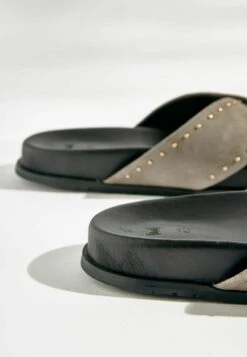 Next With Stud Detailing Standard - Muiltjes - Khaki Camo -Next 9f5865a9261844a19053ff59030787e0