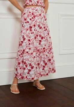 Next Tiered Standard - Maxirok - Red Floral