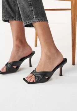 Next Muiltjes Met Hak - Black