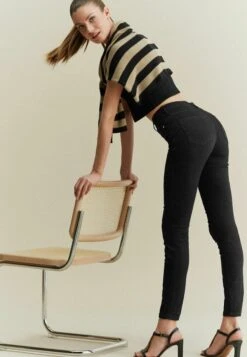 Next Push-Up - Jeans Skinny Fit - Black -Next a6cd08fa8f634f83be027639bf105a4b