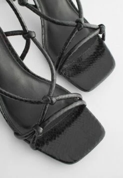 Next Forever Comfort Knotted Standard - Sandalen - Black 15 Next Forever Comfort Knotted Standard - Sandalen - Black -Next a73577b05dd64882bff3ad294259798e