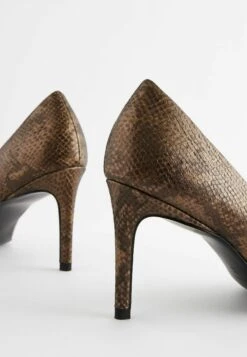 Next Forever Comfort® Point Toe Mid Court- Klassieke Pumps - Bronze -Next a7a1ed351179472dbda866dc3088741a