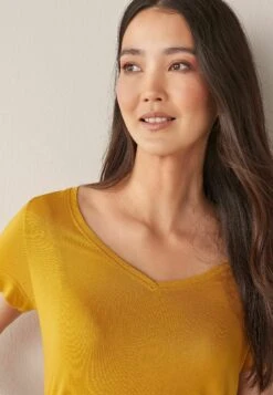 Next Slouch V Neck- T-Shirt Basic - Yellow 8 Next Slouch V Neck- T-Shirt Basic - Yellow -Next cffb0488fd734dc3983f88924e781e86