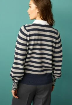 Next Gem Button Collar Layer V Neck Standard - Trui - Navy Blue Grey Stripe