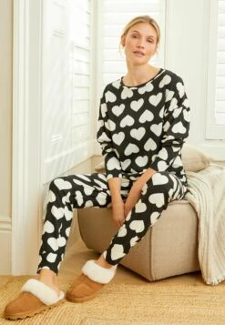 Next Long Sleeve Sets 2 Pack Standard - Pyjama - Black White Heart Print 17 Next Long Sleeve Sets 2 Pack Standard - Pyjama - Black White Heart Print -Next d71e651ba13d4950bf11cb2fa7680ee2