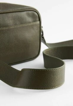 Next Camera - Schoudertas - Khaki Green 12 Next Camera - Schoudertas - Khaki Green -Next dd6e005e0f244b06a9d54adeb4d71f46