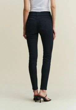 Next Super Stretch Soft Sculpt Pull On Standard - Jeggings - Black -Next e932a5ba0dfb40cc95ebaebf60dbb169