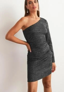 Next One Shoulder Sparkle Standard - Cocktailjurk - Black