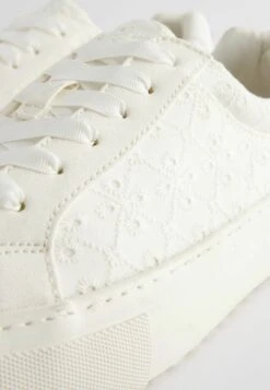 Next ChunkyStandard - Sneakers Laag - White Broderie -Next fdb3aaa9c2a74dc39e1dbc11d9468b60